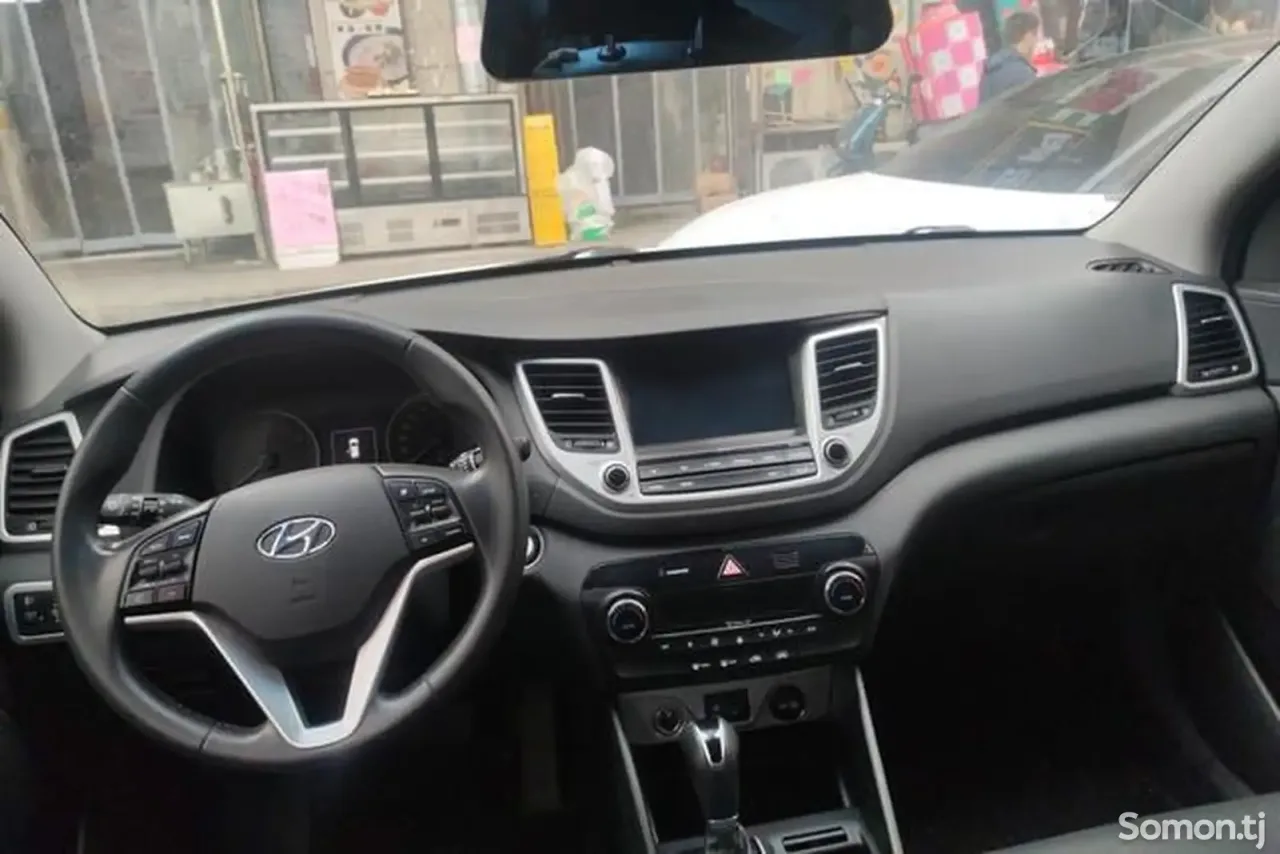 Hyundai Tucson 2017 · 1.6 AT