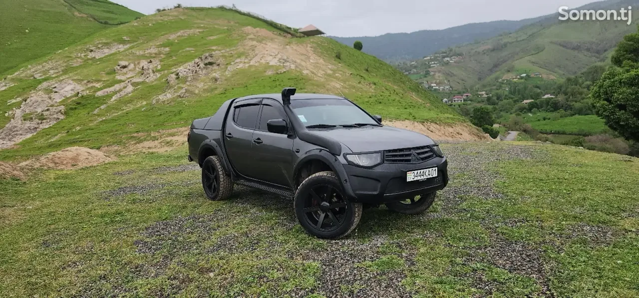 Mitsubishi L200 2012 · 2.4 MT