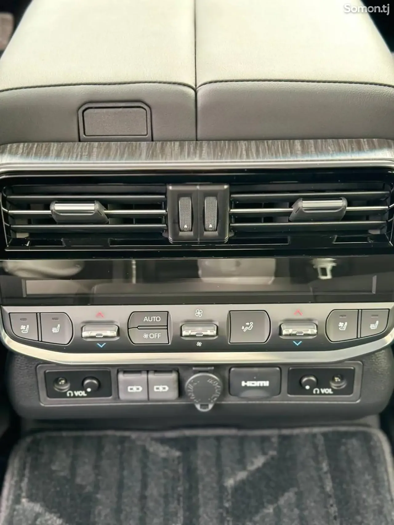 Toyota Land Cruiser 2025 · 3.5 AT