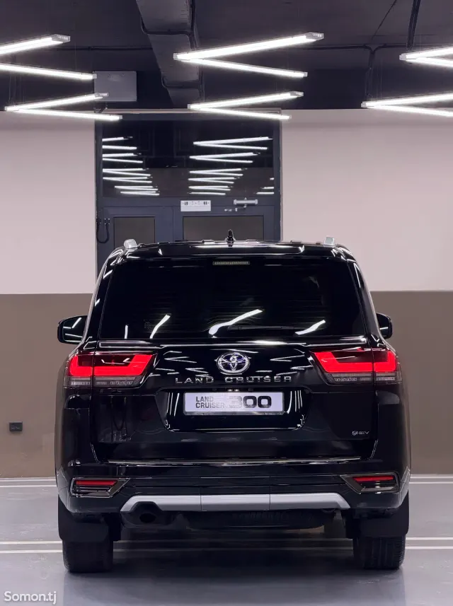 Toyota Land Cruiser 2026 · 3.5 AT