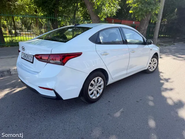 Hyundai Solaris 2017 · 1.4 AT