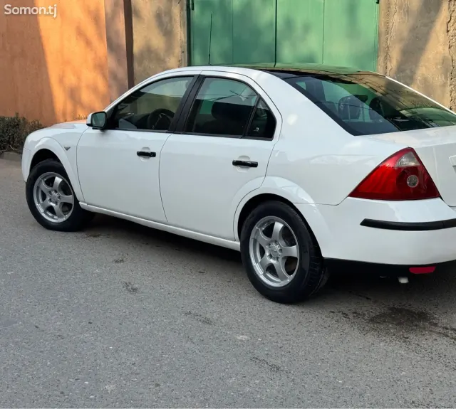 Ford Mondeo 2006 · 1.8 AT