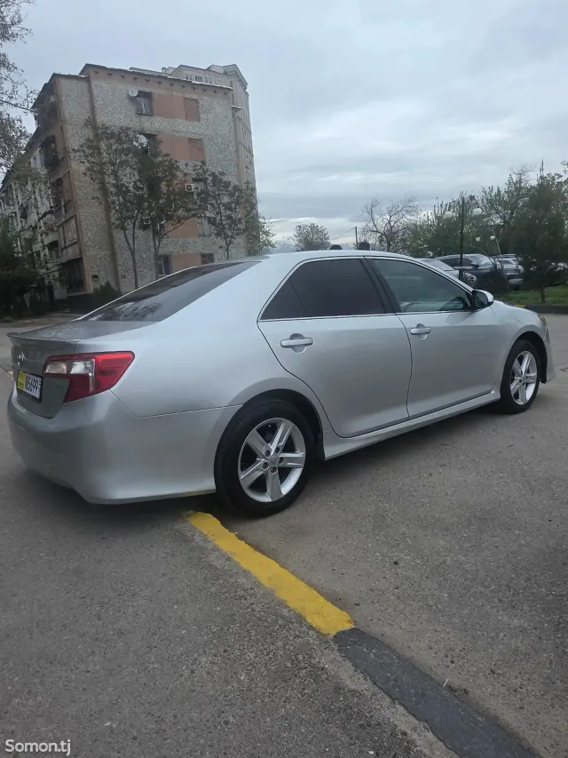 Toyota Camry 2013 · 2.5 AT