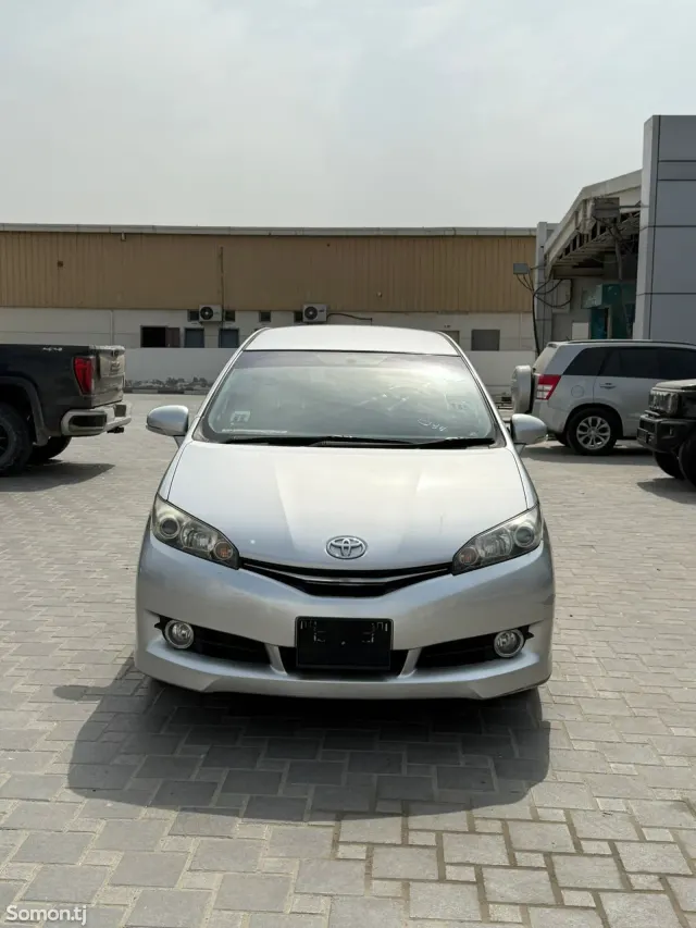Toyota Wish 2015 · 1.8 AT