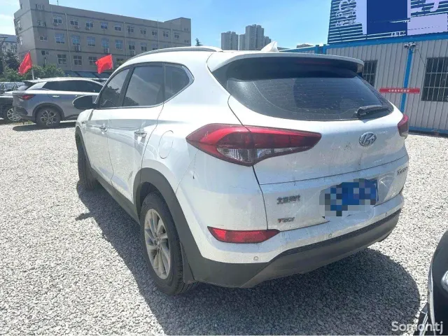 Hyundai Tucson 2016 · 1.6 AT