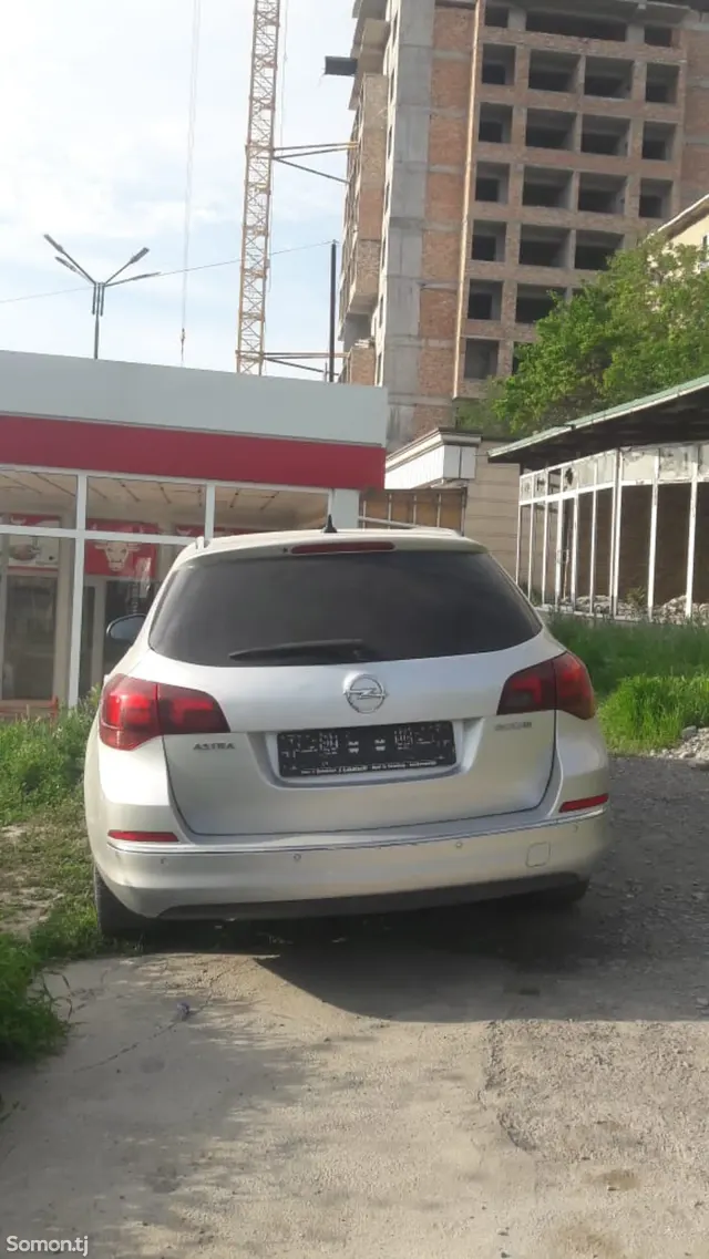 Opel Astra J 2015 · 1.8 MT
