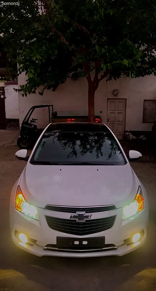 Chevrolet Cruze 2015 · 1.8 AT