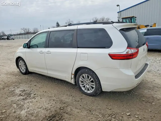 Toyota Sienna 2015 · 3.5 AT