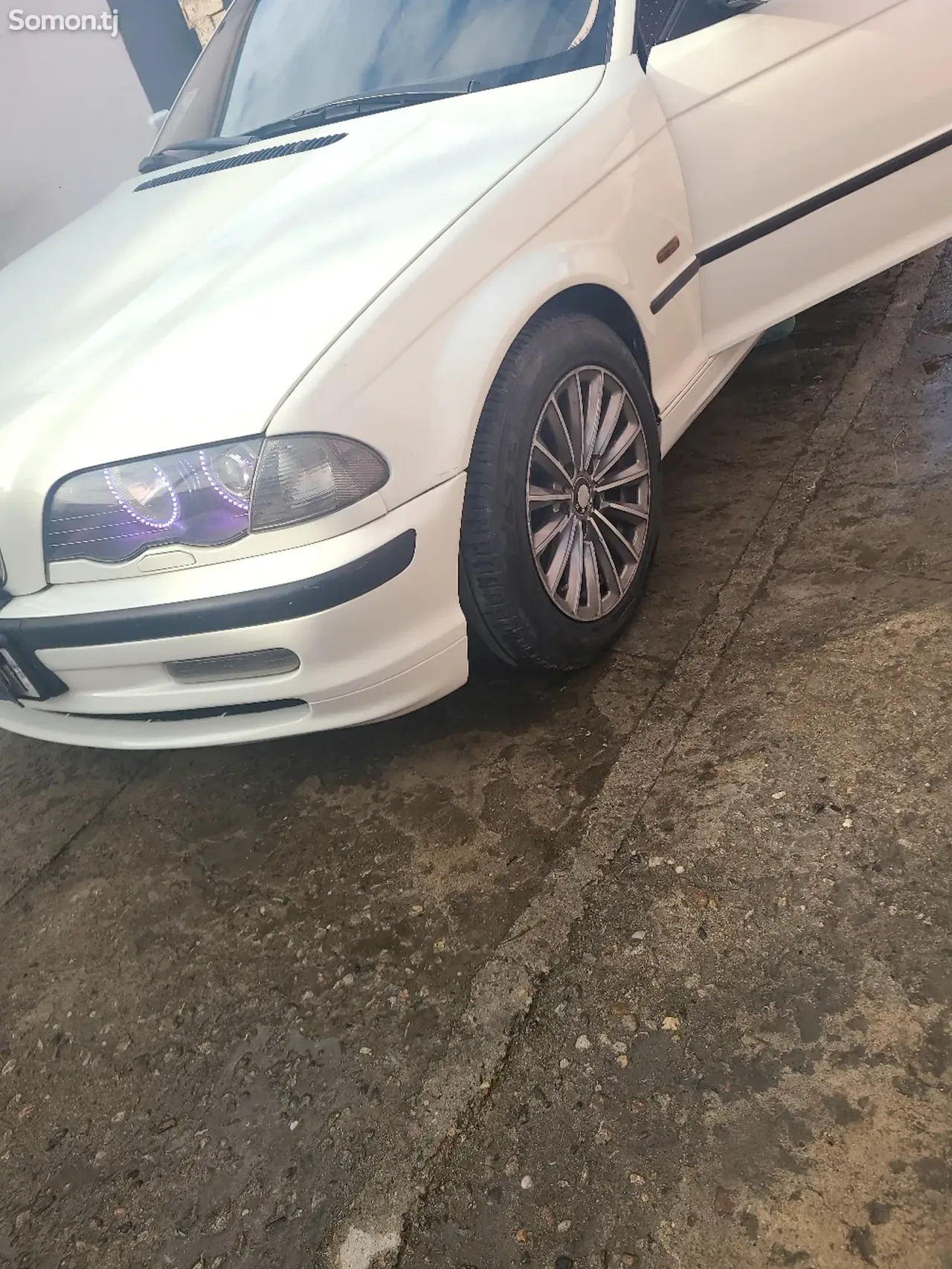 BMW 3 series 2000 · 1.8 MT
