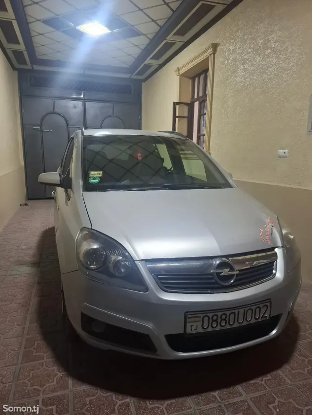 Opel Zafira 2006 · 1.8 MT