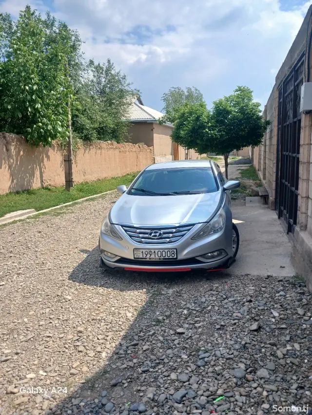 Hyundai Sonata 2011 · 2.4 AT