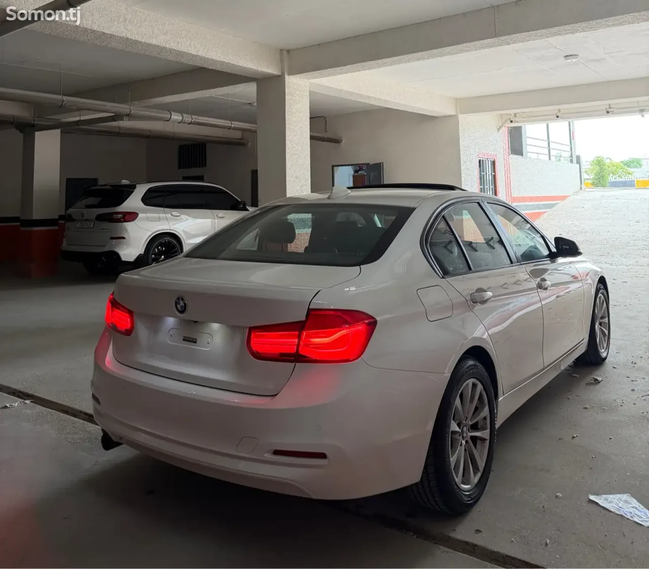 BMW 3 series 2016 · 2.0 AT