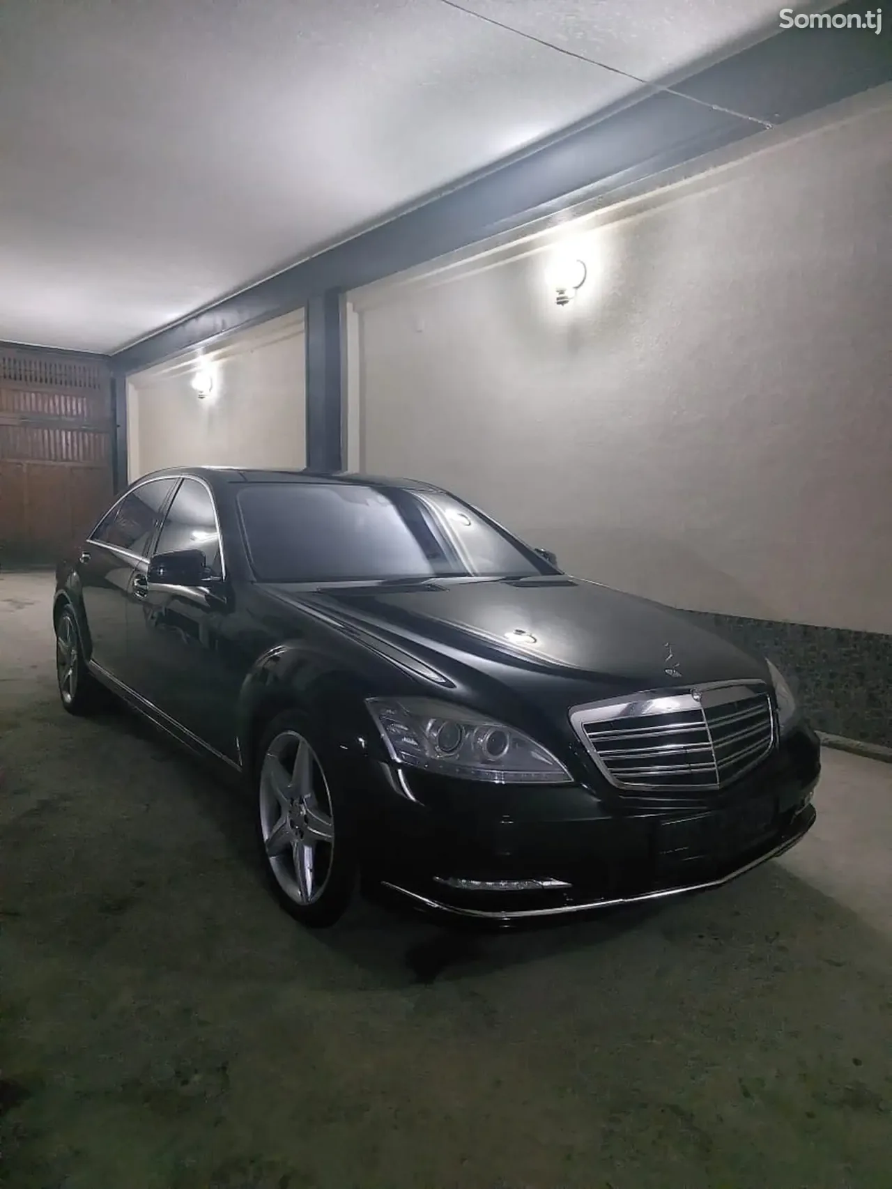 Mercedes-Benz S class 2011 · 5.0 AT