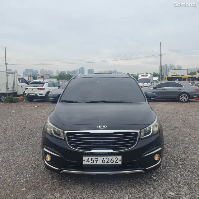 Kia Carnival 2015 · 2.2 AT