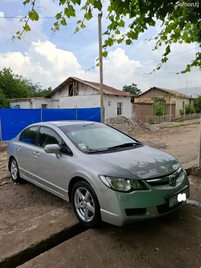 Honda Civic 2007 · 1.8 AT