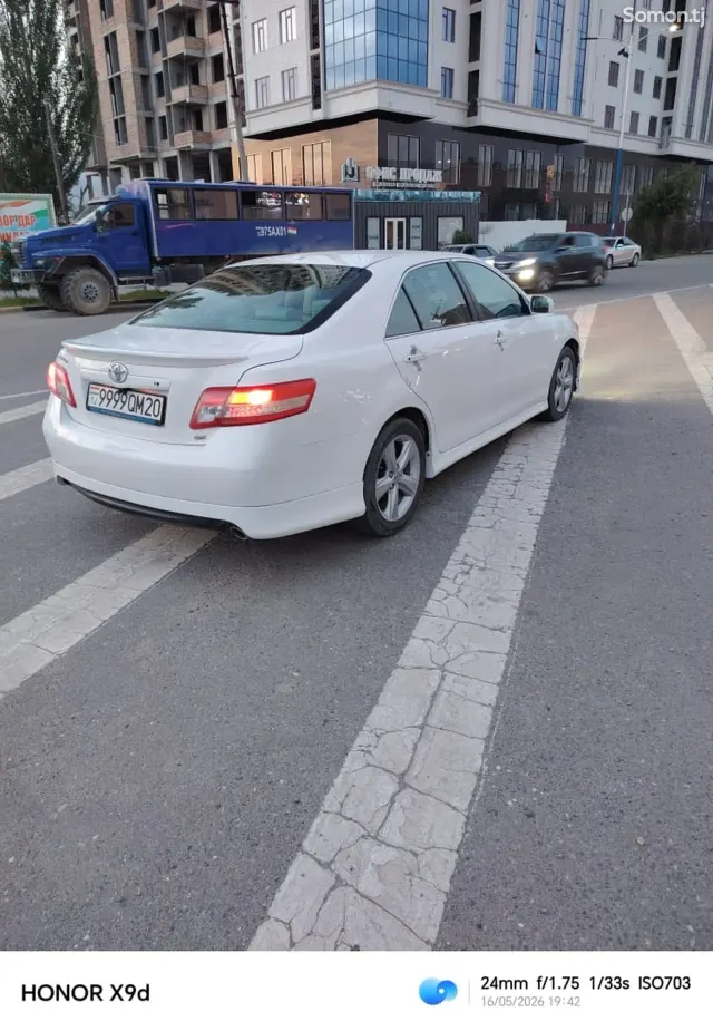 Toyota Camry 2011 · 2.5 AT