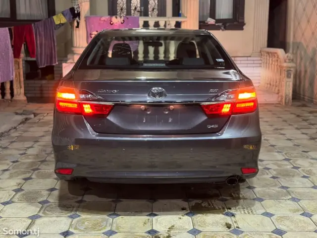 Toyota Camry 2015 · 2.0 AT