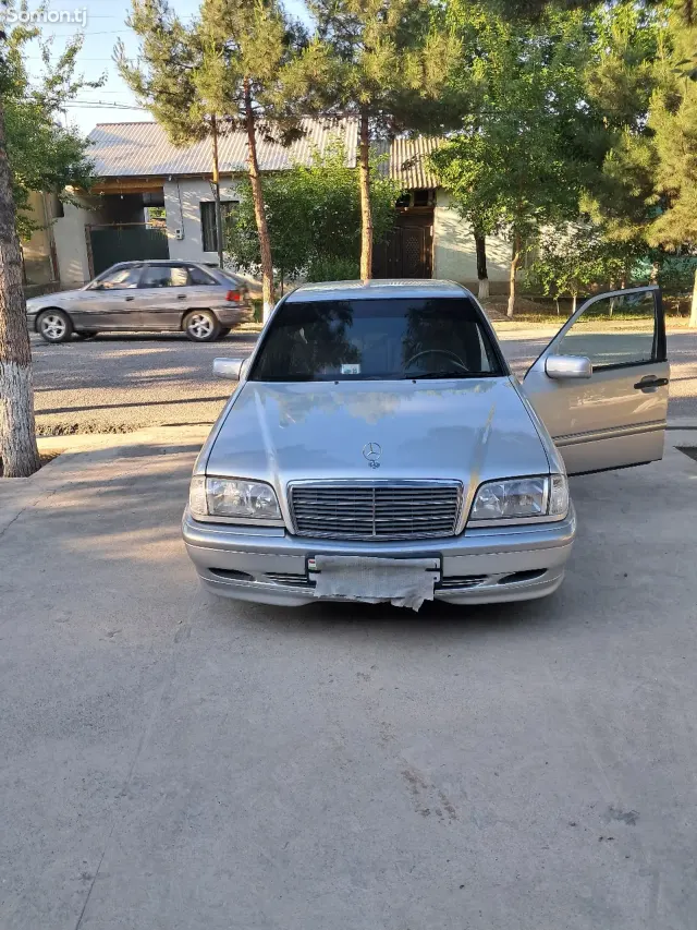 Mercedes-Benz C class 1999 · 2.0 AT