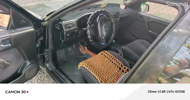Opel Vectra A 1994 · 1.6 MT