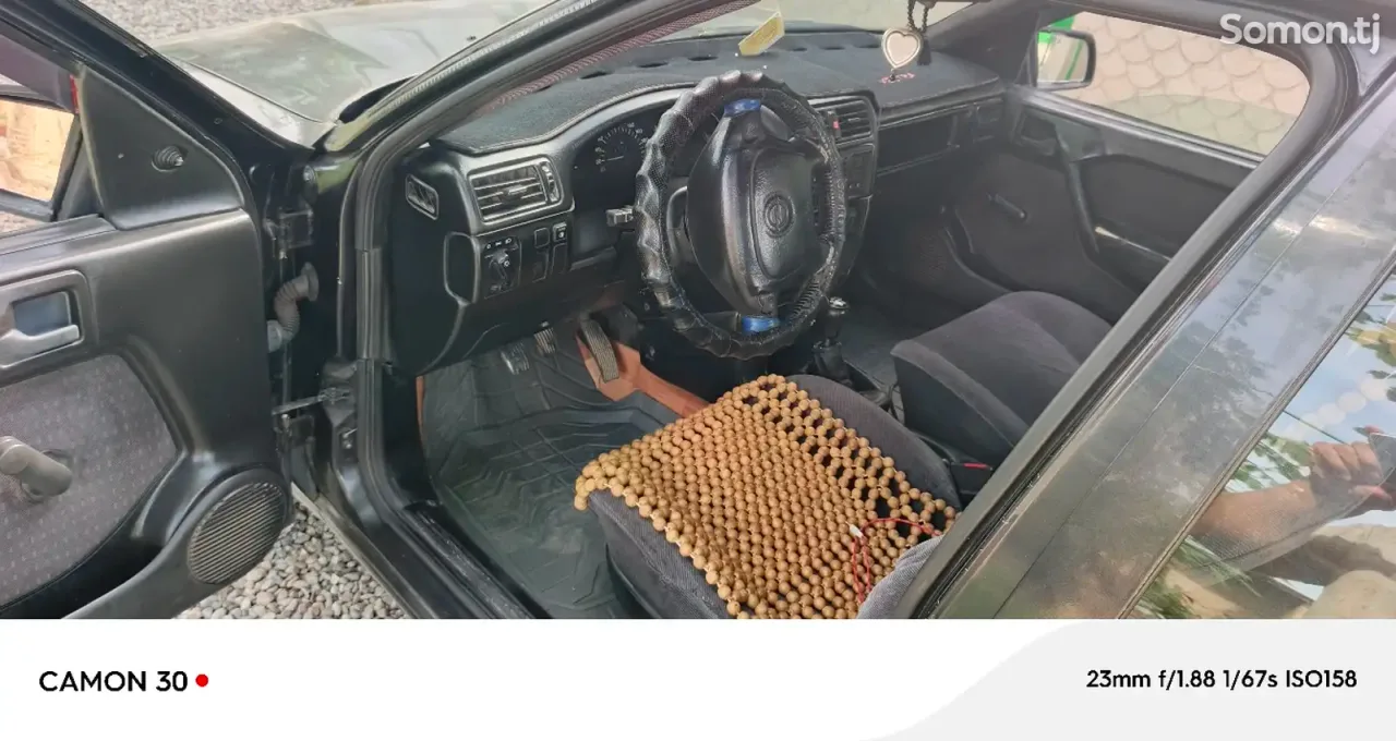 Opel Vectra A 1994 · 1.6 MT