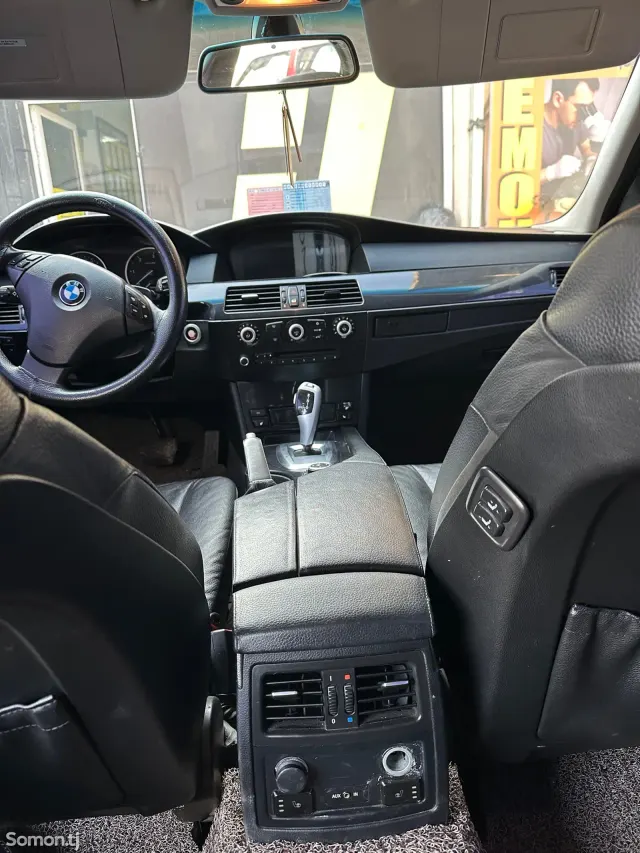BMW 5 series 2009 · 2.0 AT