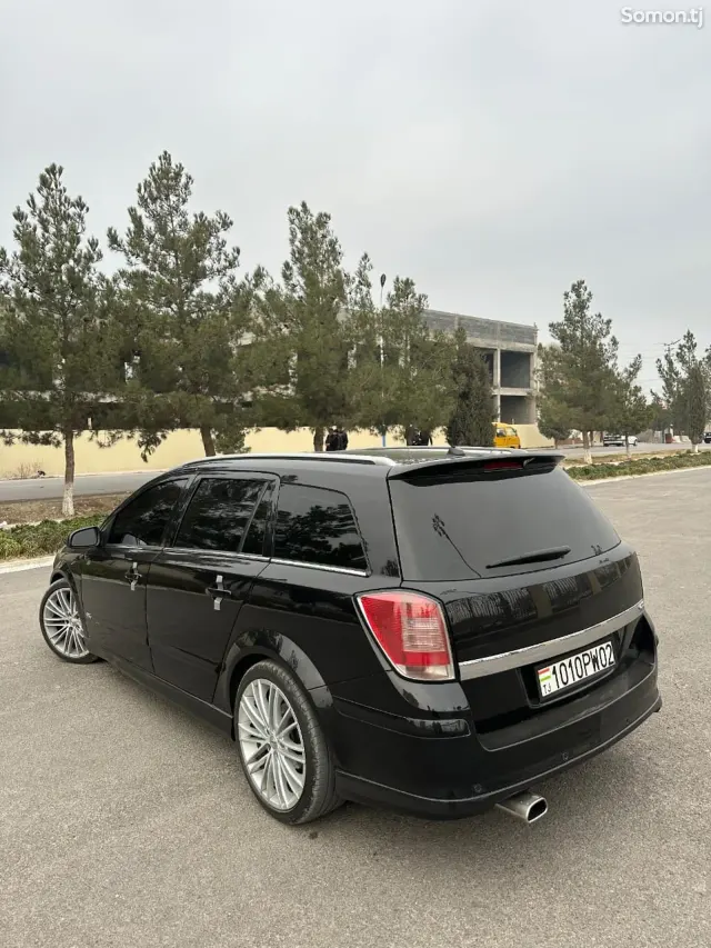 Opel Astra H 2008 · 1.9 MT