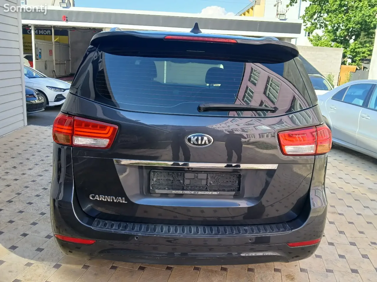Kia Carnival 2015 · 2.2 AT