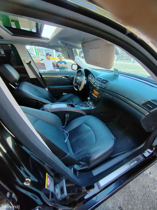 Mercedes-Benz E class 2009 · 5.5 AT