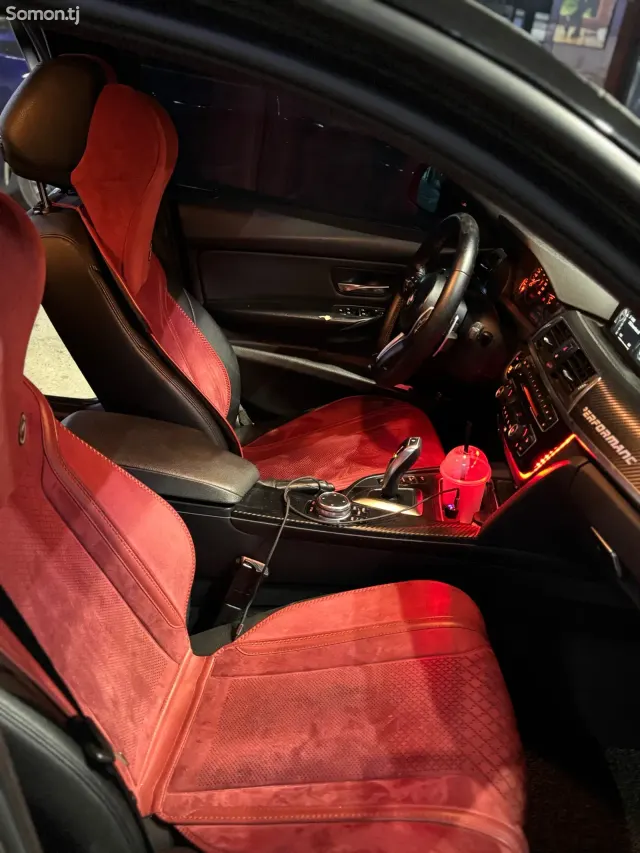 BMW 3 series 2016 · 2.0 AT