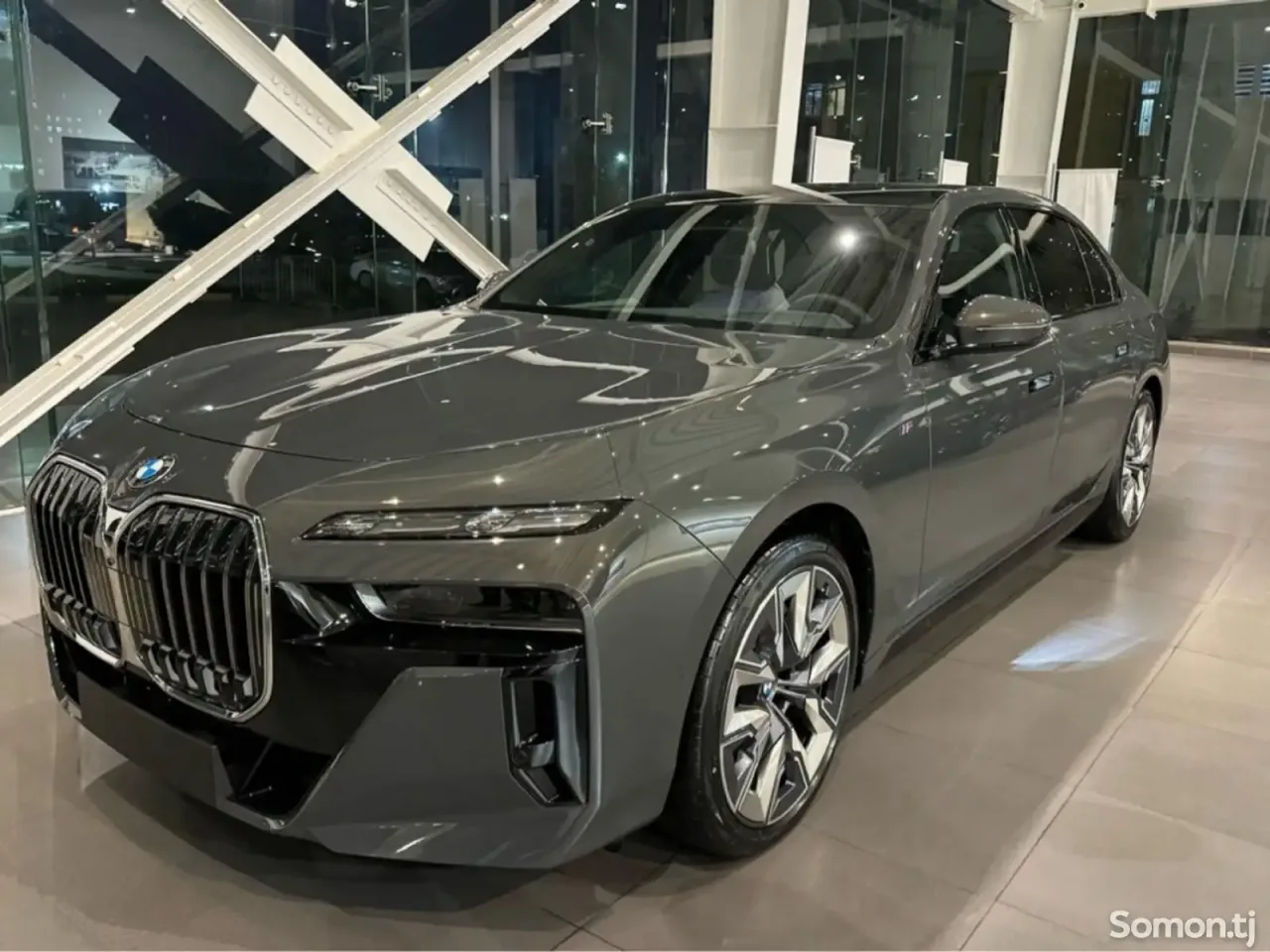 BMW 7 series 2024 · 4.0 AT