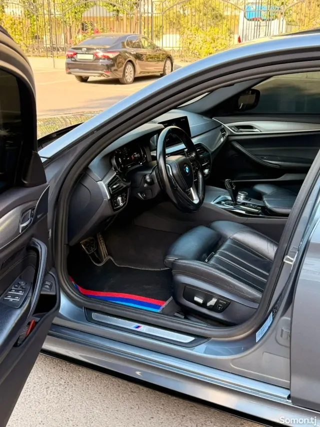 BMW 5 series 2017 · 2.0 AT