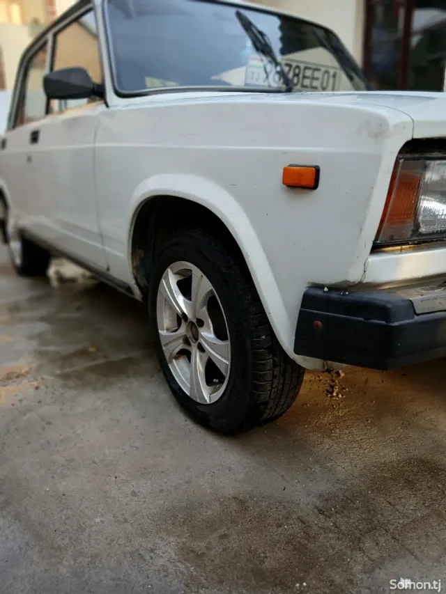 Lada (ВАЗ) 2107 2004 · 1.6 MT