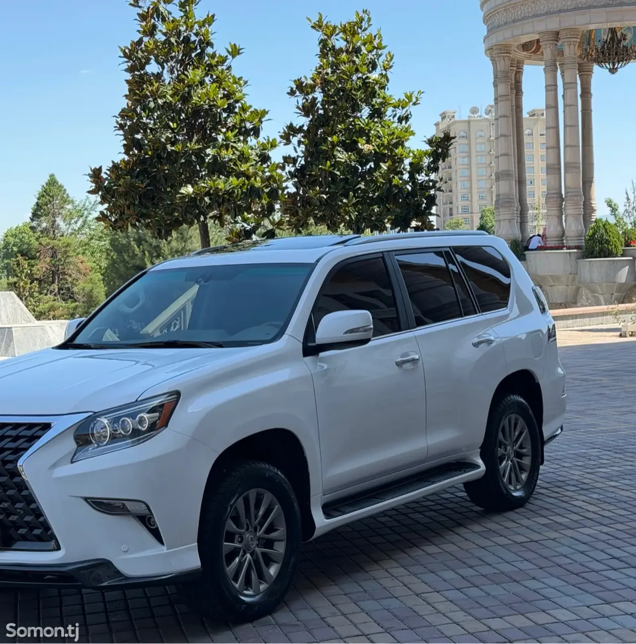 Lexus GX series 2010 · 4.6 AT