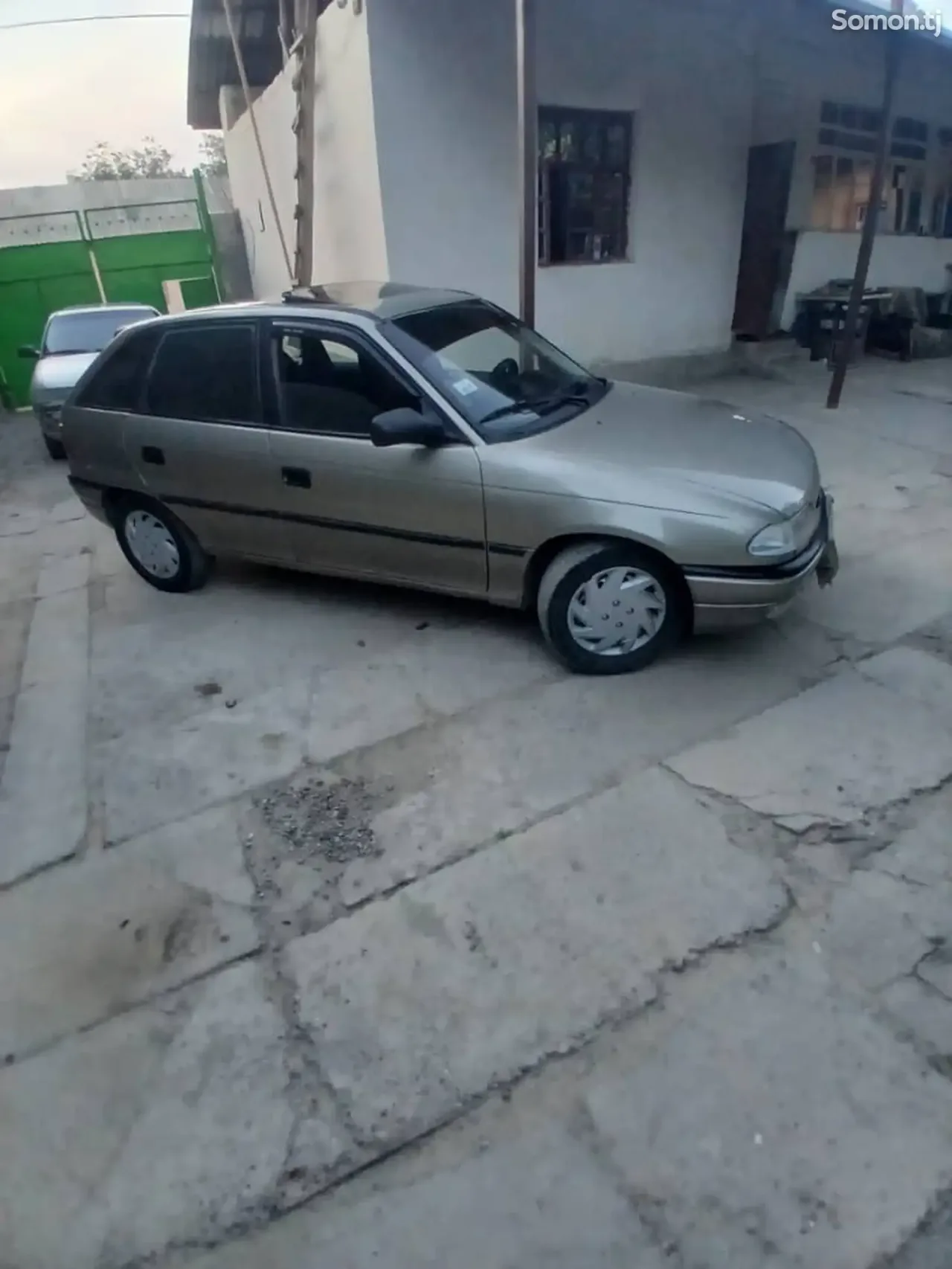 Opel Astra F 1996 · 1.6 MT