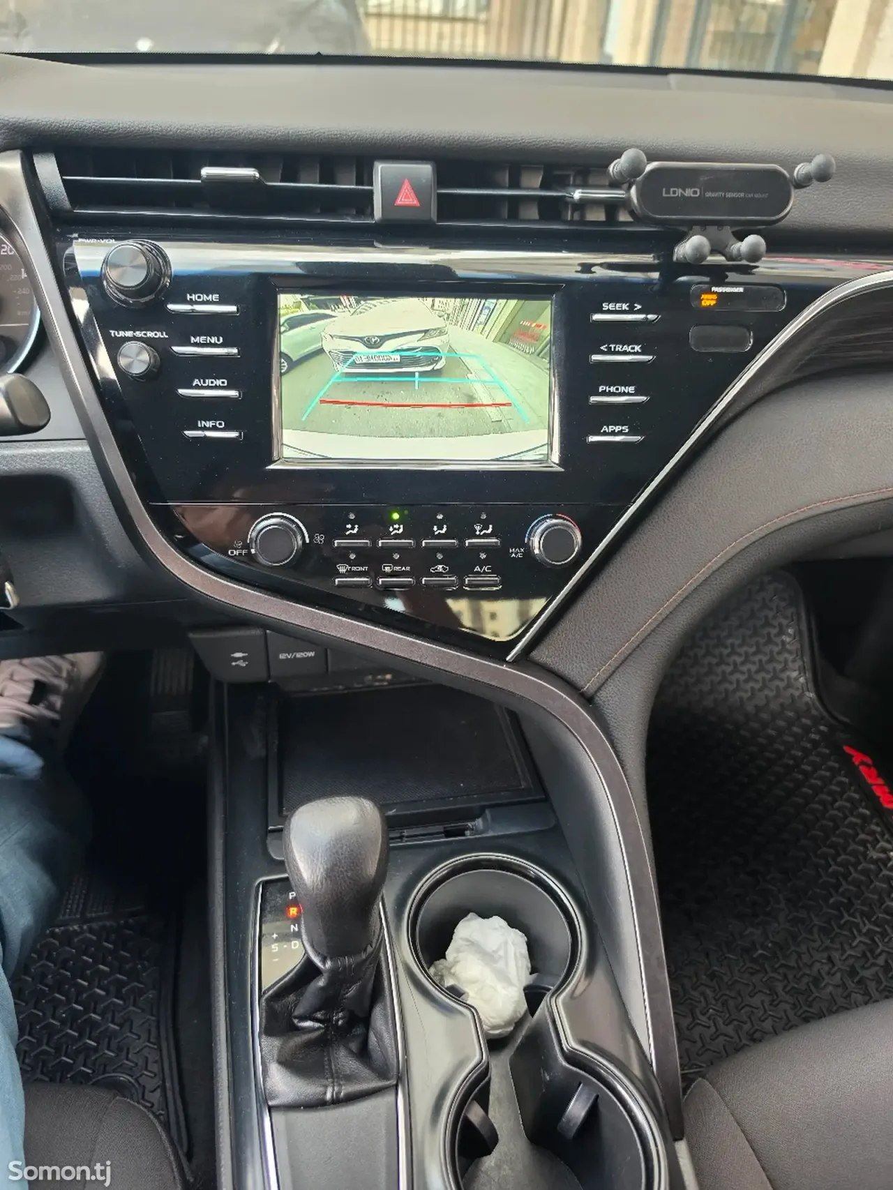 Toyota Camry 2018 · 2.5 AT