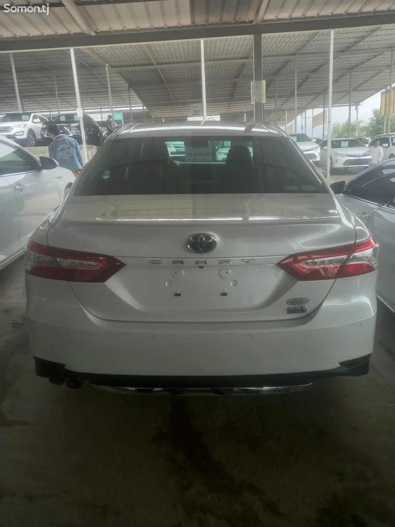 Toyota Camry 2018 · 2.5 AT