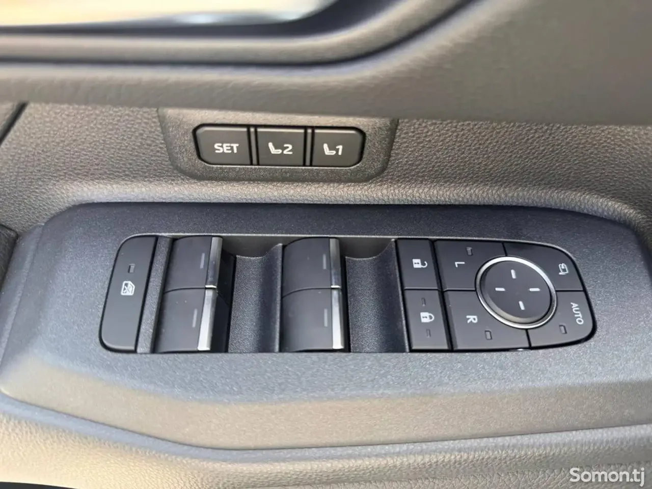 Toyota Land Cruiser Prado 2025 · 2.4 AT