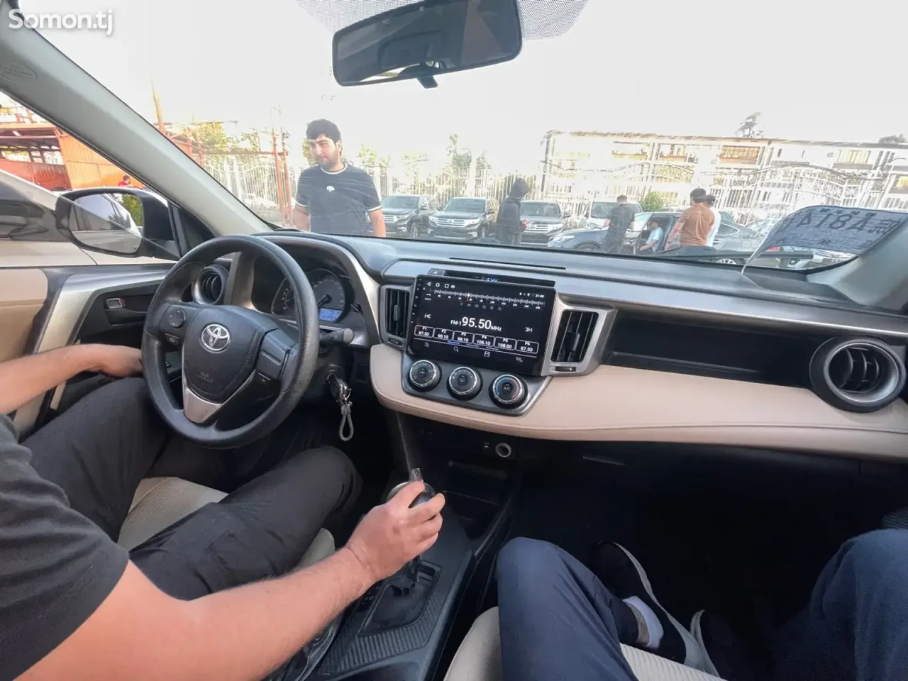 Toyota RAV 4 2014 · 2.5 AT