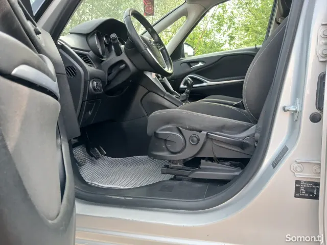 Opel Zafira 2016 · 1.9 MT
