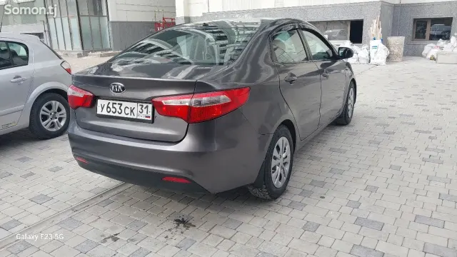 Kia Rio 2015 · 1.4 MT