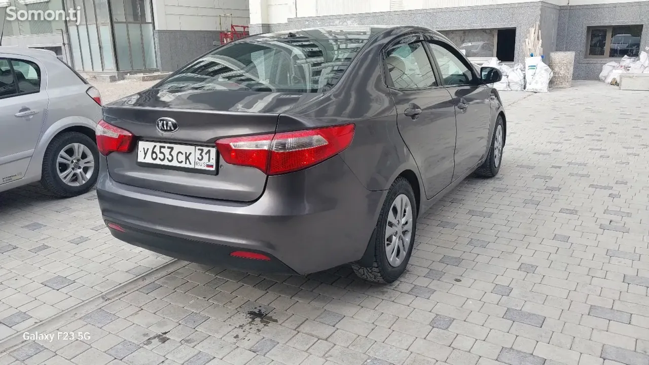 Kia Rio 2015 · 1.4 MT