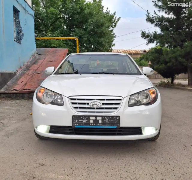 Hyundai Avante 2010 · 1.6 AT