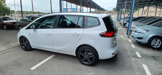 Opel Zafira 2015 · 1.6 MT