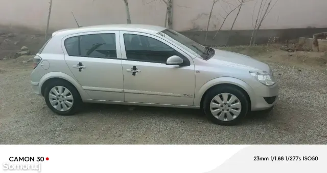 Opel Astra H 2007 · 1.6 MT