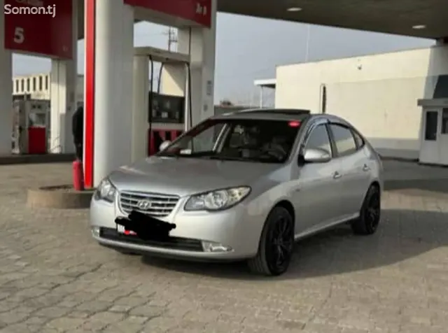 Hyundai Avante 2010 · 1.6 AT