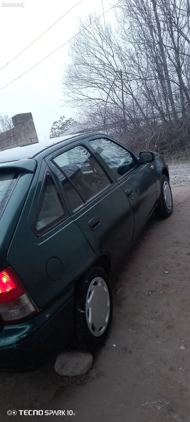 Daewoo Nexia 1996 · 1.6 MT