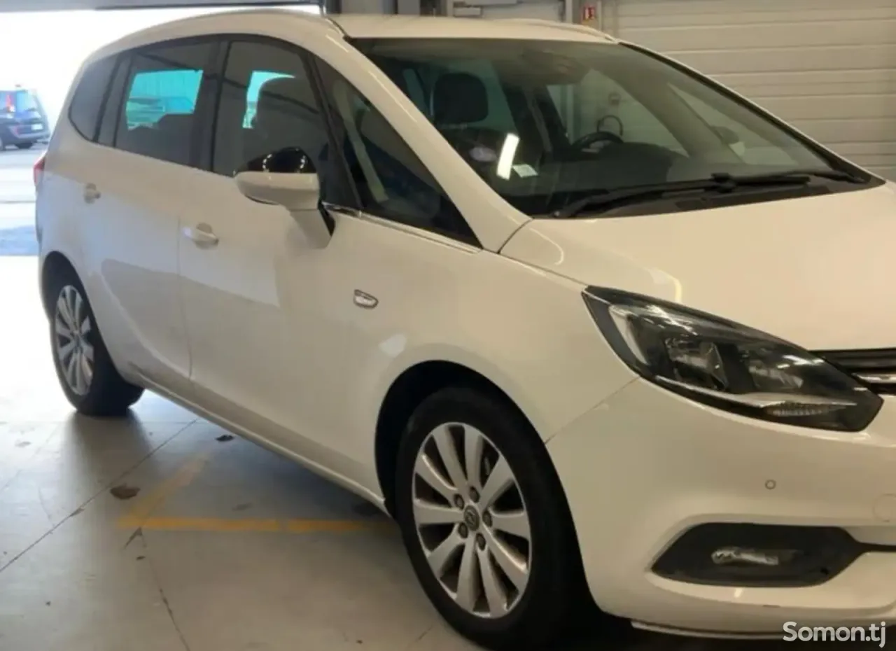 Opel Zafira 2017 · 1.4 MT