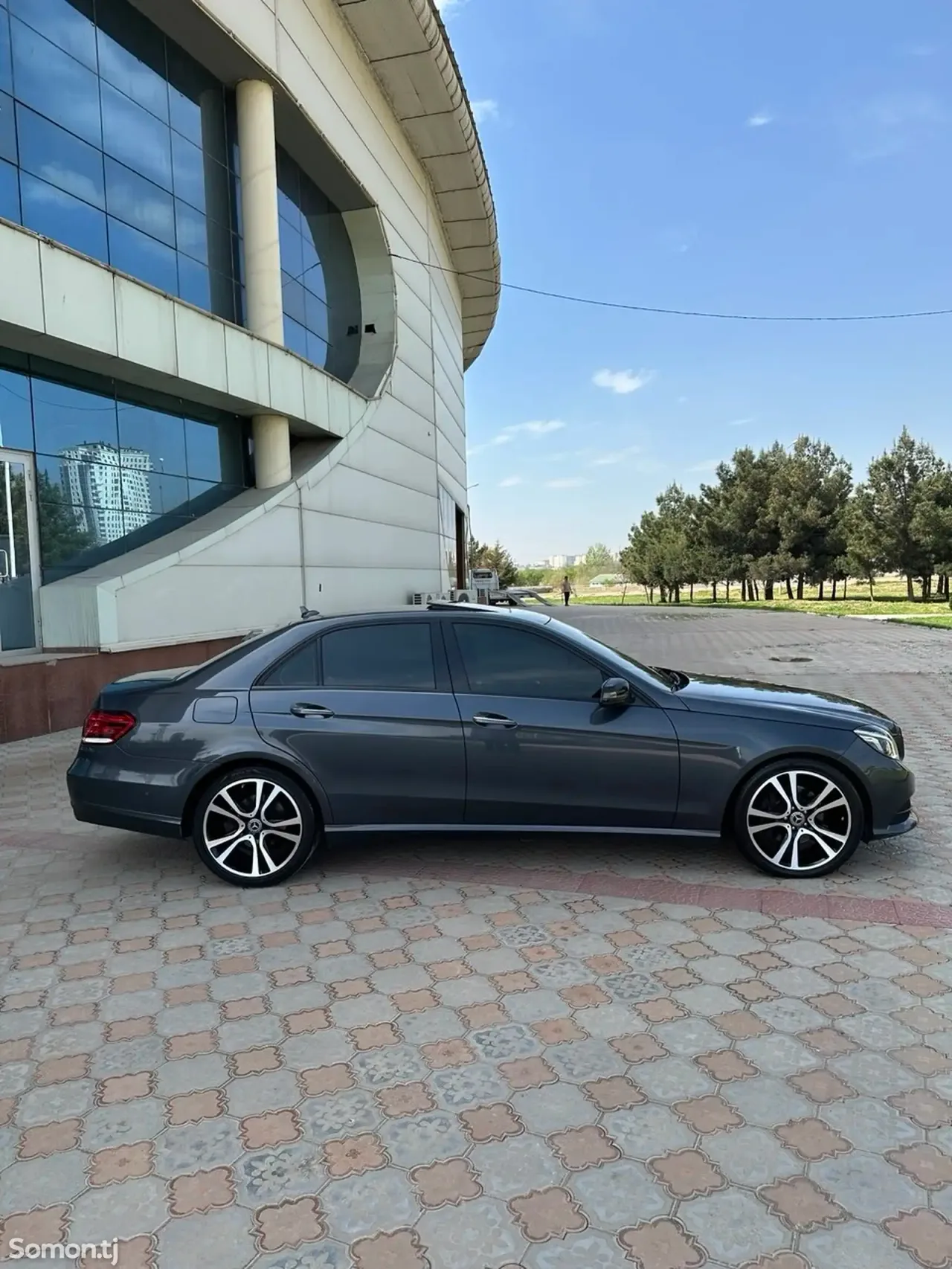 Mercedes-Benz E class 2015 · 2.2 AT