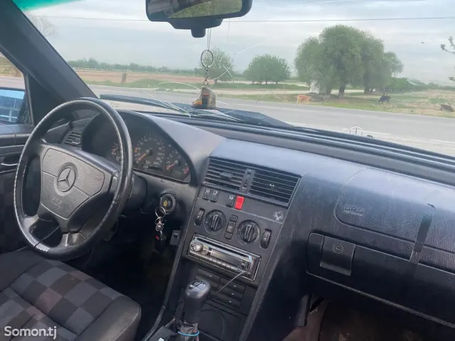 Mercedes-Benz C class 1995 · 1.8 MT