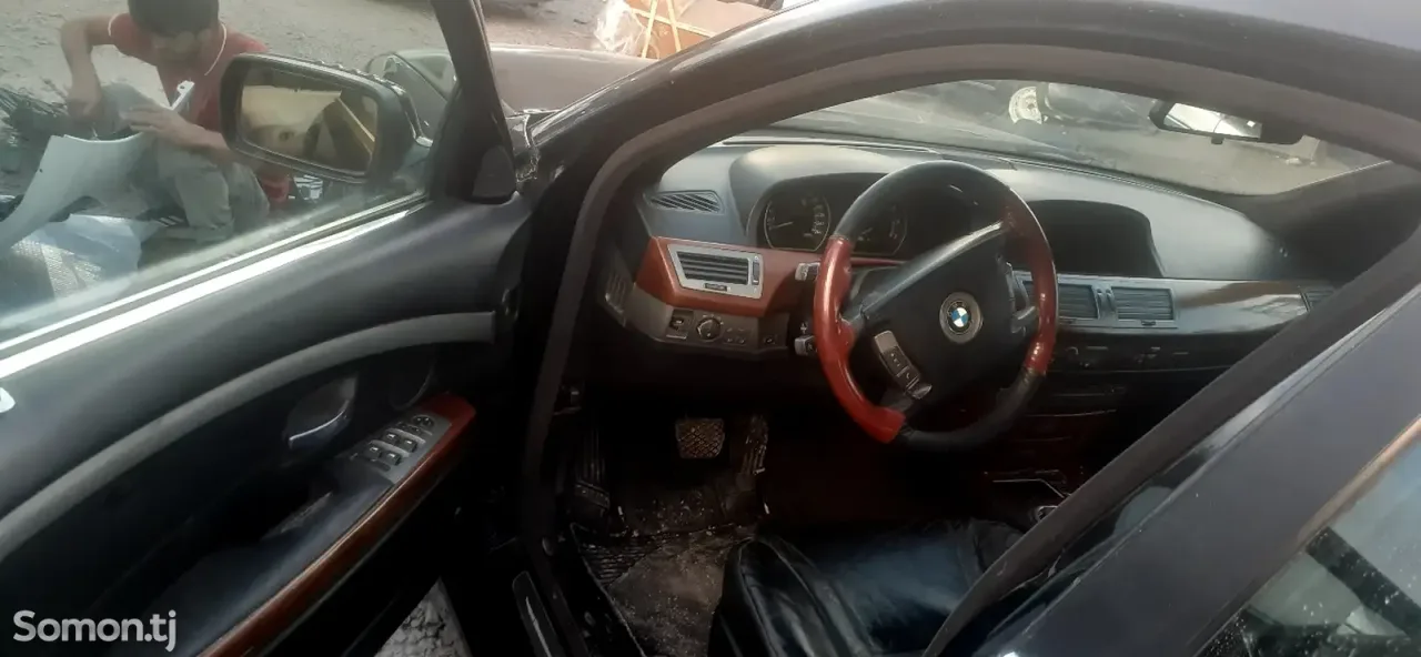 BMW 7 series 2002 · 4.4 AT